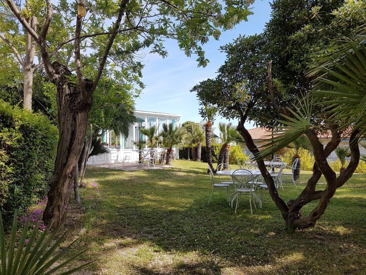 Hotel Arlini *